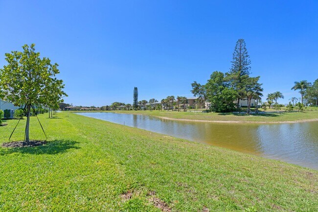 Building Photo - 5807 Shining Sea Ct