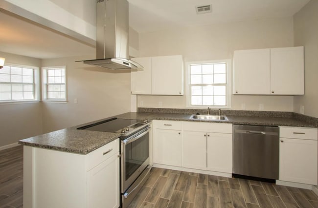 Building Photo - 3 Bed, 2 Bath in Claremore- Available Now!