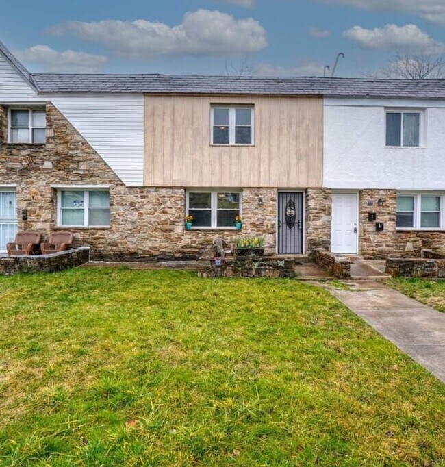 Primary Photo - 5028 Pembridge Ave