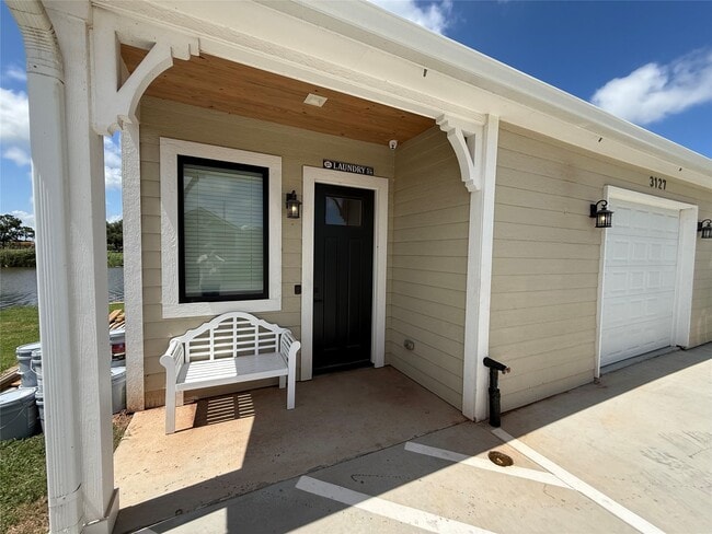Building Photo - 3127 Maverick Lp