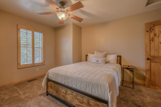 Building Photo - 160 Sun Mountain Loop