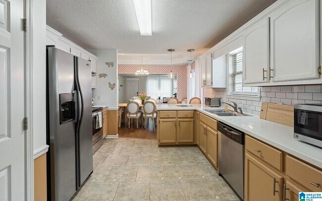 Building Photo - 7922 Wynwood Ln