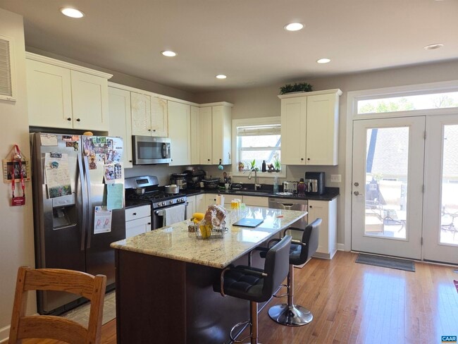 Building Photo - 2441 Winthrop Dr