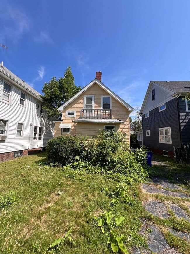 Building Photo - 15912 Parkgrove Ave
