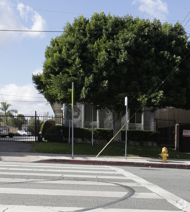 6153 - 6165 Coldwater Canyon Ave - 6153-6165 Coldwater Canyon Ave