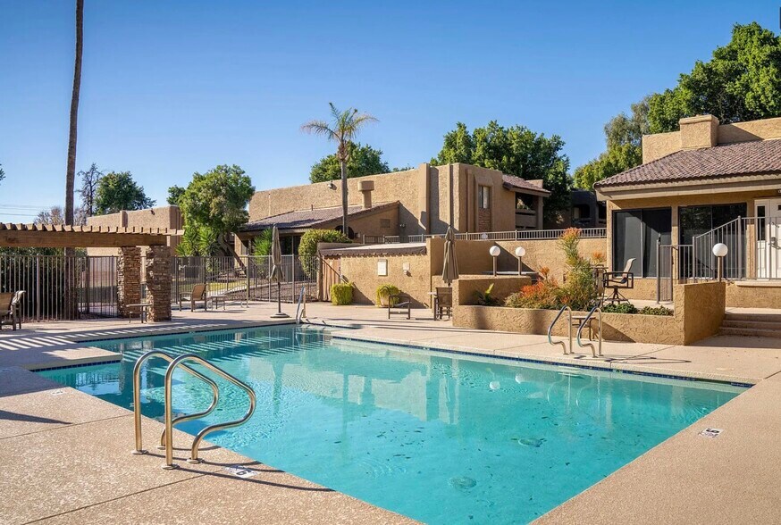 Building Photo - 3825 E Camelback Rd