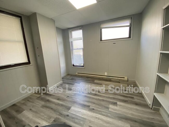 Building Photo - 121 Gilbert Ave