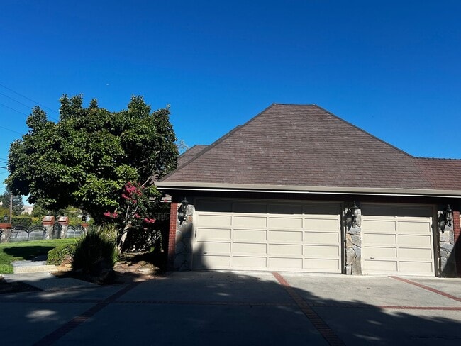 Building Photo - MORGAN HILL Expansive 6 bedroom, 4.5 bathroom home