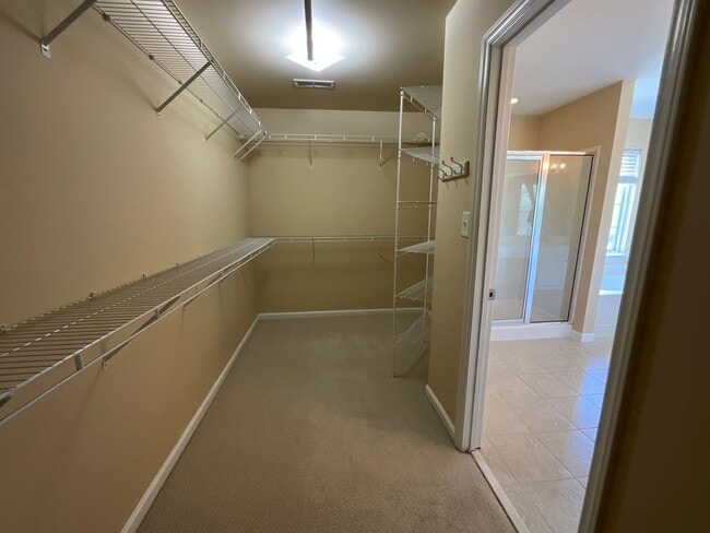 Building Photo - Half Off First Month's rent if you move in by July 31st, Spacious & Elegant 4 BR / 2.5 BA High Po...