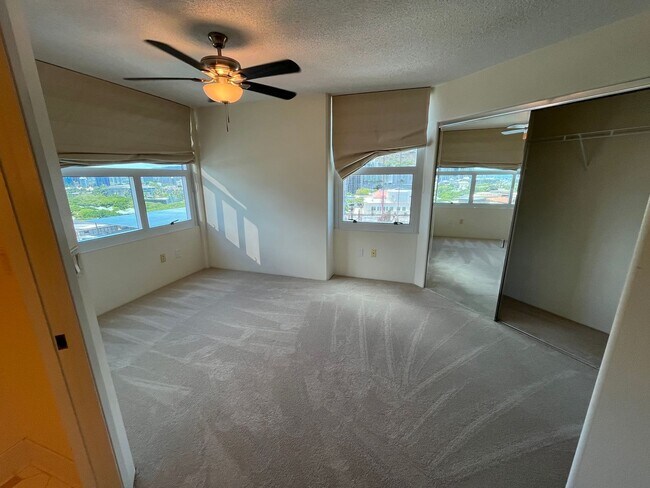 Building Photo - One Archer Lane - 2 bedrooms, 2 full bathr...
