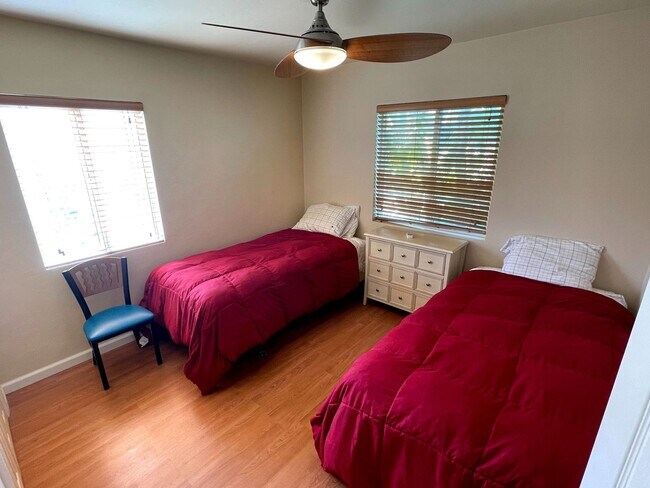 Building Photo - Charming Updated South O  BEACH HOUSE, Hug...
