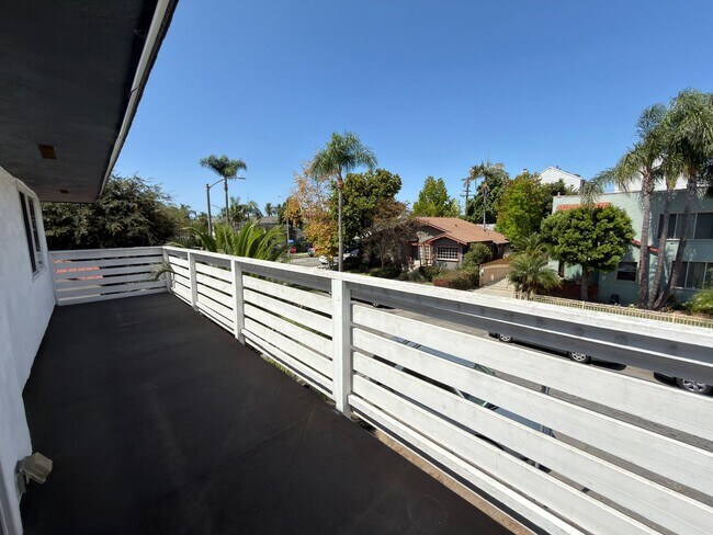 Building Photo - 1110 Mira Mar Ave