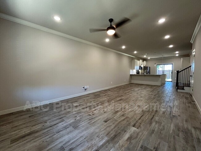 Building Photo - 3305 SW Hillstone Ave