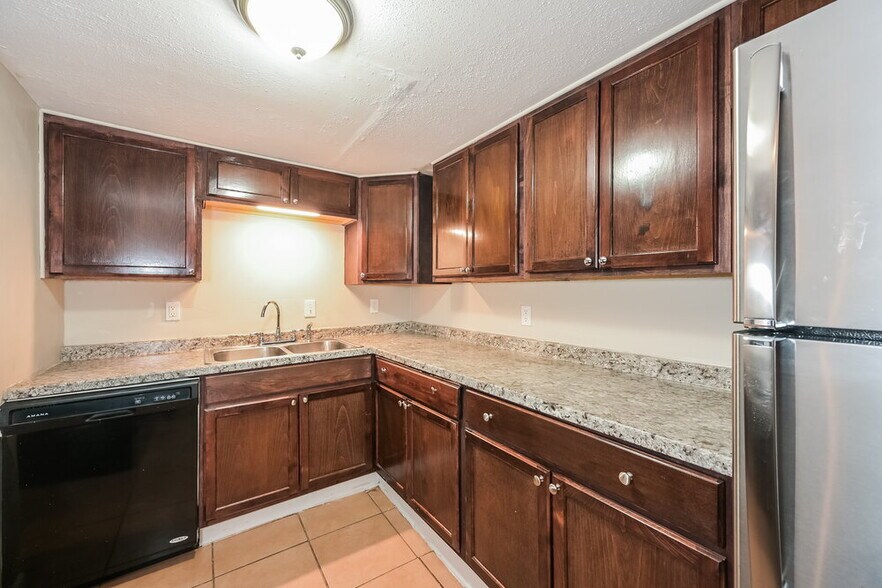 Building Photo - 3419 Cobbs Ferry Dr