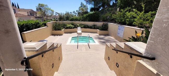 Building Photo - Convenient location in Scripps Ranch