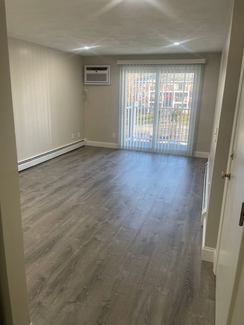 Interior Photo - Pondsview Apartments