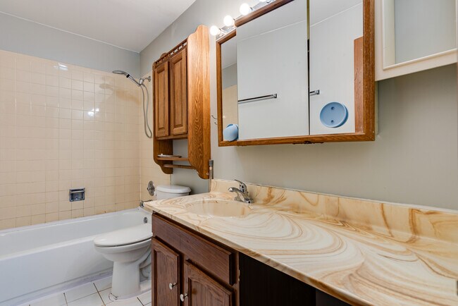 Building Photo - 966 Cumberland Ct