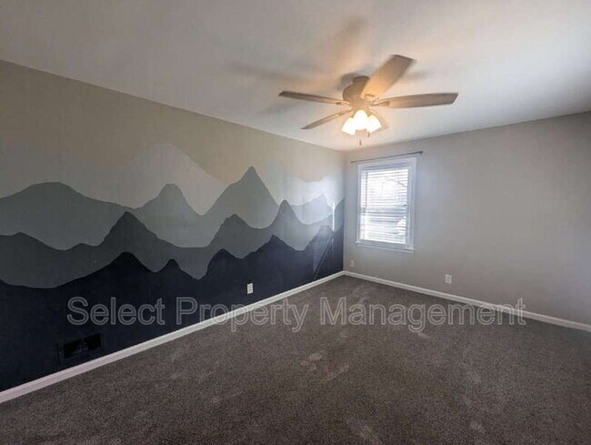 Building Photo - 1523 Curdes Ave