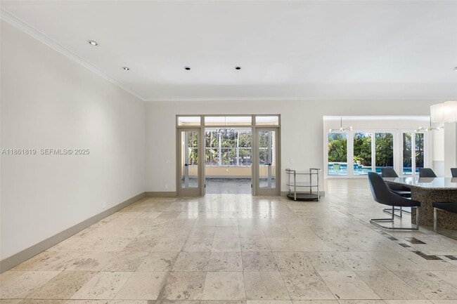 Building Photo - 3180 N Bay Rd