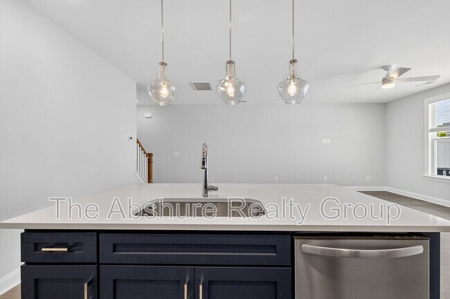 Building Photo - 8913 Kennebec Xing Dr