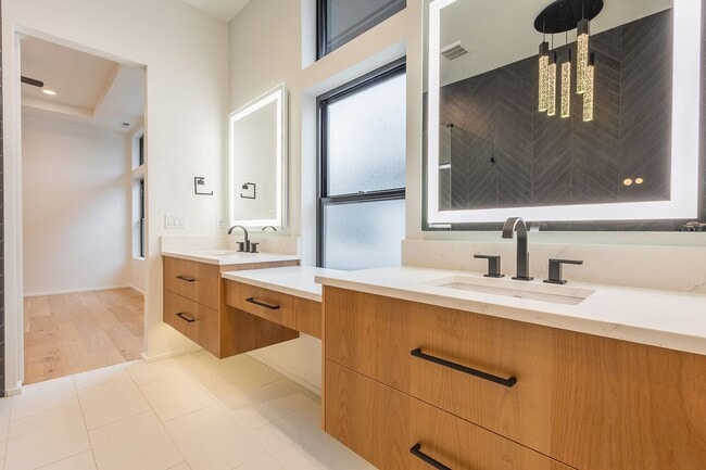 Building Photo - Brand New Townhouse in Luxury Neighborhood