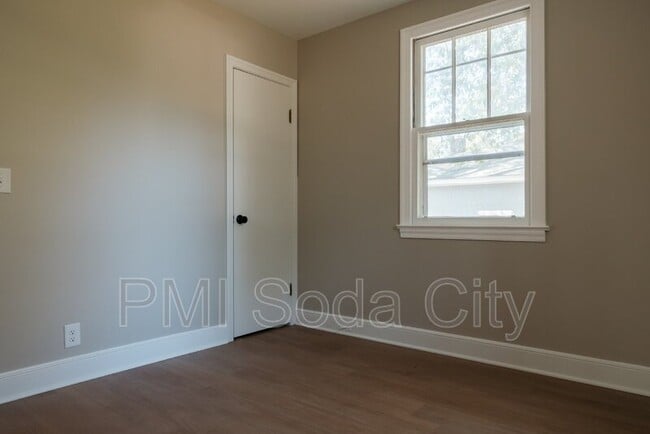 Building Photo - 332 Guilford St