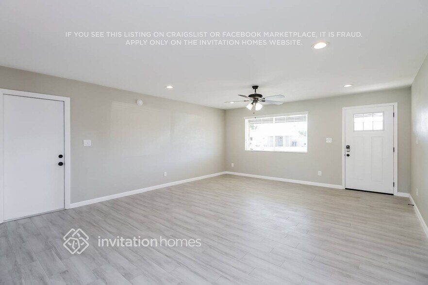 Building Photo - 1238 W Romo Jones St