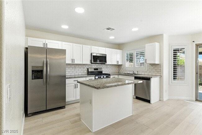 Building Photo - 10950 Crispinio St