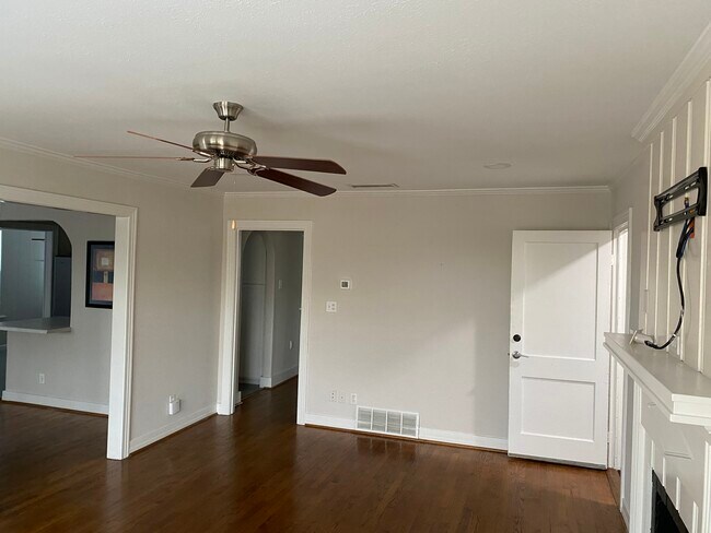 Building Photo - 6348 Llano Ave