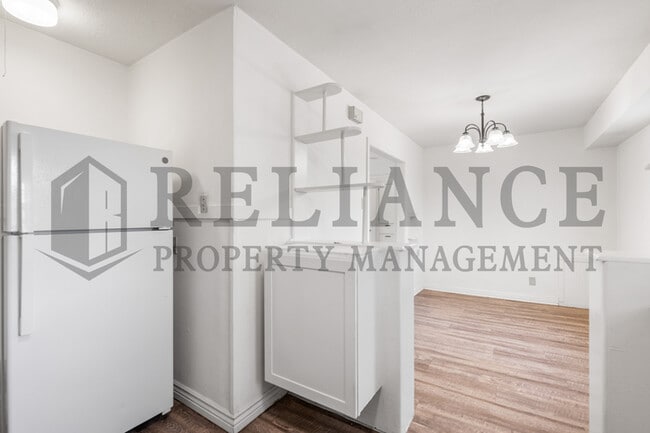 Building Photo - 363 N Woodlawn Blvd