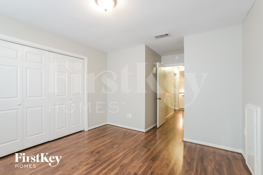 Building Photo - 7019 Rosebrook Cir