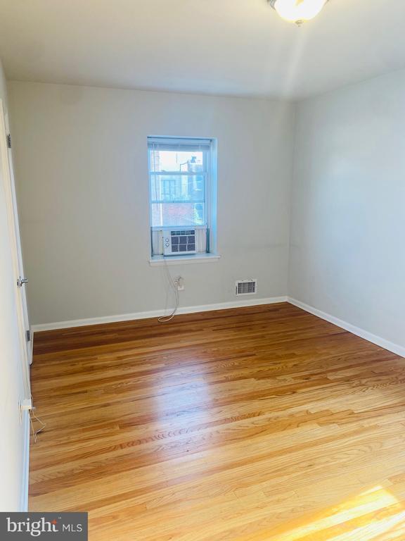 Building Photo - 520 N 33rd St