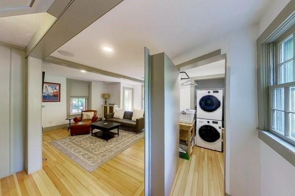 Building Photo - 300 Broadway