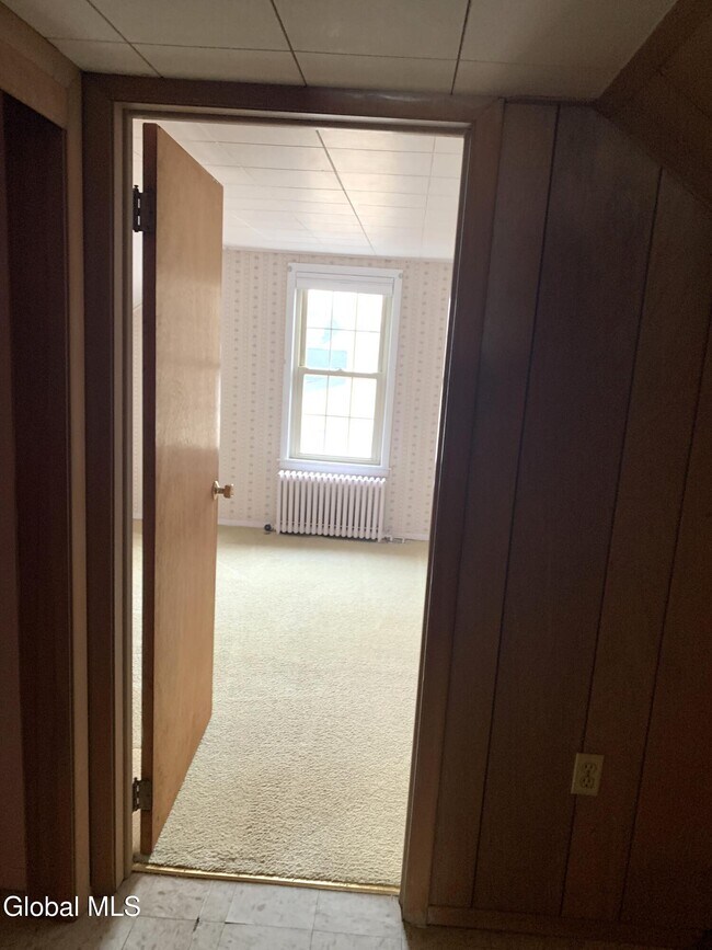 Building Photo - 15 Grounds Pl