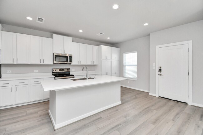 Building Photo - 23823 Cumberland Ridge Dr