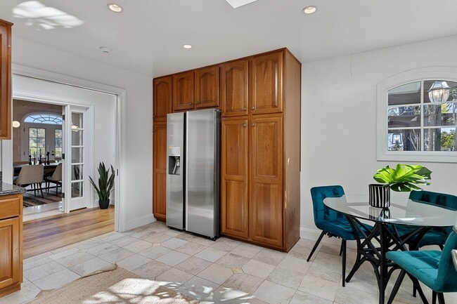 Building Photo - 344 Summit Ave