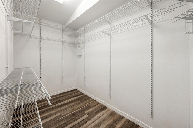 Building Photo - 1094 Grove Dr