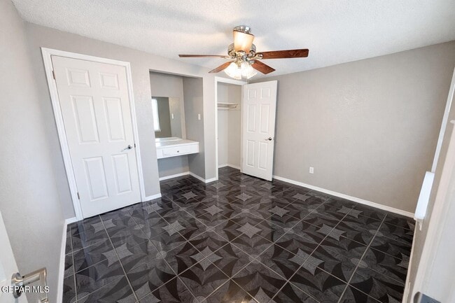 Building Photo - 410 9th St NE