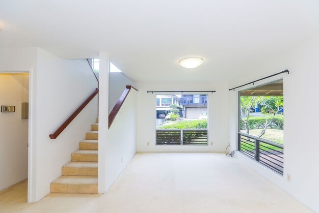 Building Photo - Kaneohe Woods – 3BR/2.5BA home with Mounta...