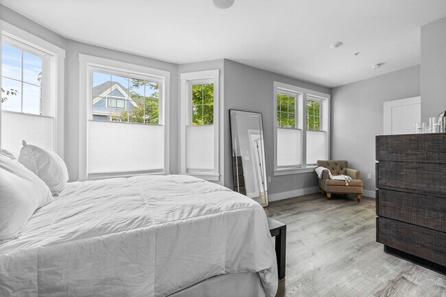 Building Photo - 176 Humboldt Ave