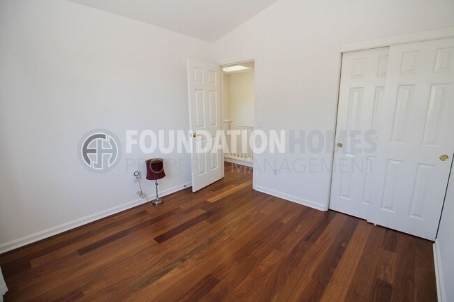 Building Photo - Bright Renovated 2BD/2.5BA Near China Camp...