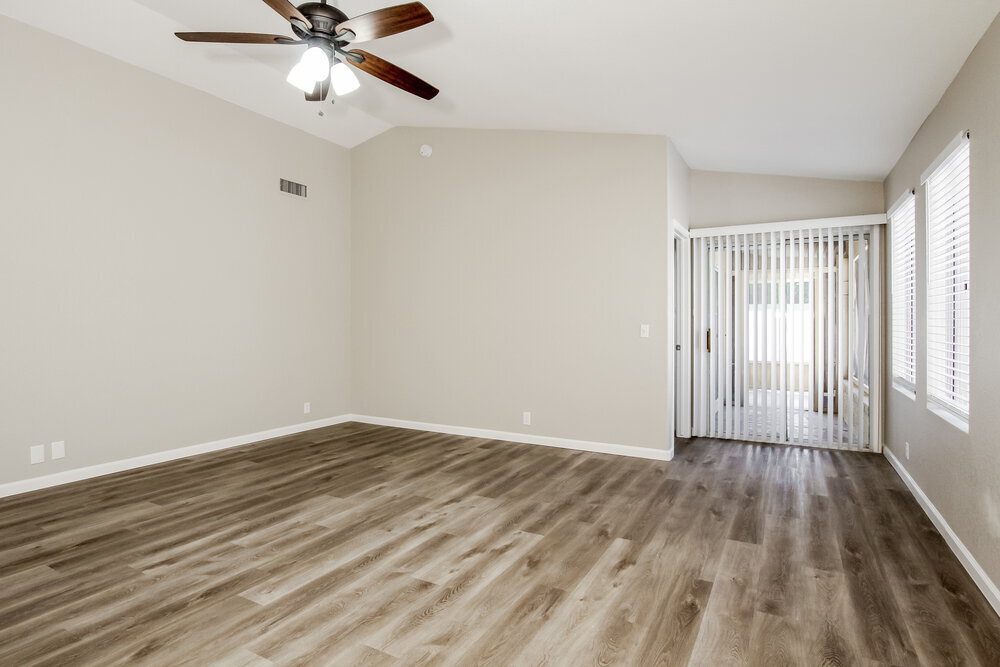 Building Photo - 1310 N Blackstone Dr