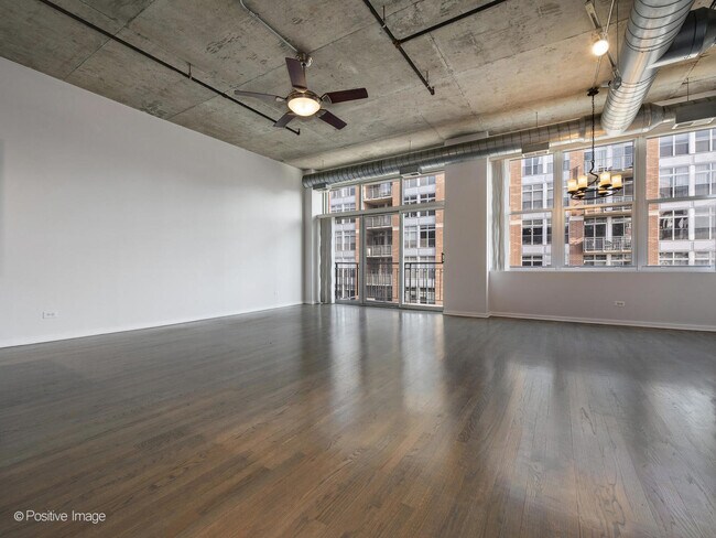 Building Photo - 1000 W Adams St