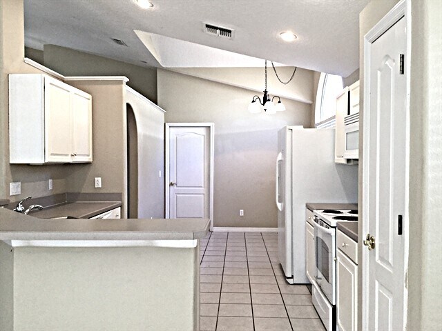 Building Photo - 1591 Crawford Dr