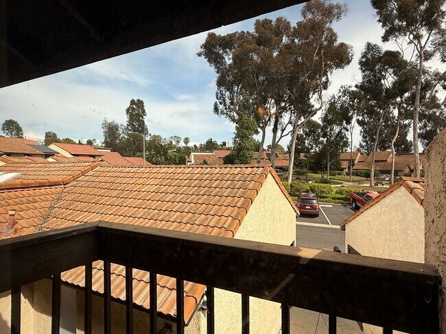 Building Photo - Beautiful 3BD/3BA Townhome in Carlsbad