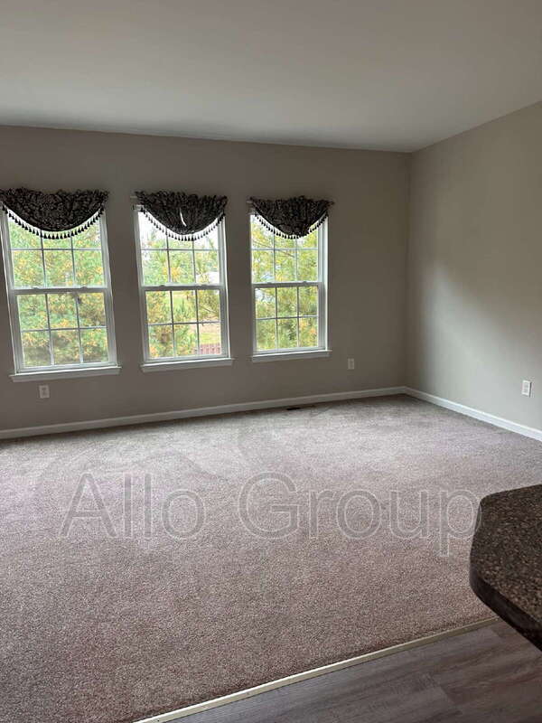 Building Photo - 205 Arctic Ln