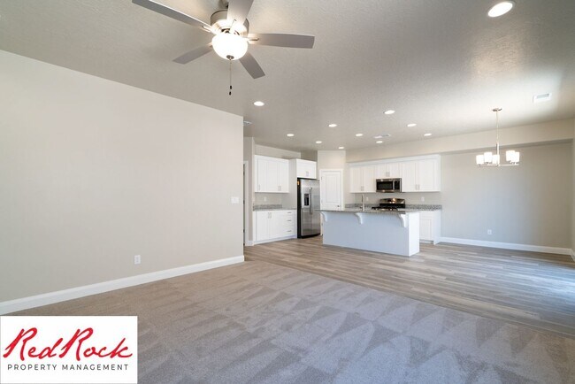 Building Photo - 4 Bedroom, 2.5 Bathroom Townhome in Hurric...
