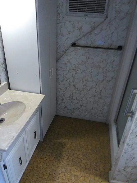 Building Photo - 2063 S Coyote Ave