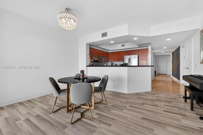 Building Photo - 15051 Royal Oaks Ln