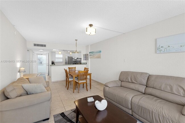Building Photo - 1391 S Ocean Blvd